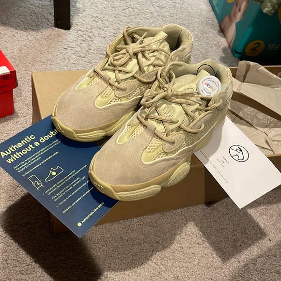 Yeezy 500 size authenticated